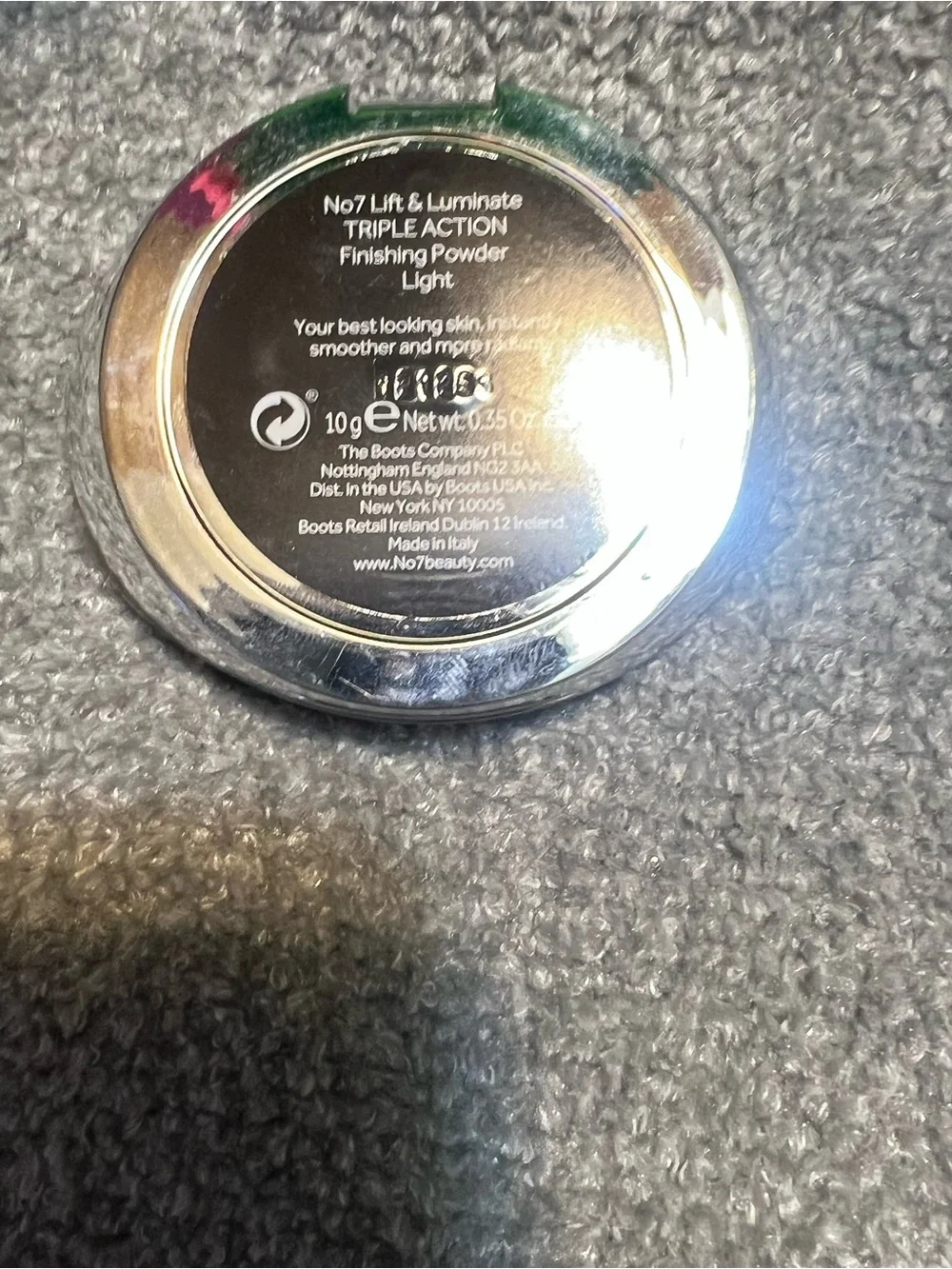 No 7 Lift and Luminate Triple Action Finishing Powder Light